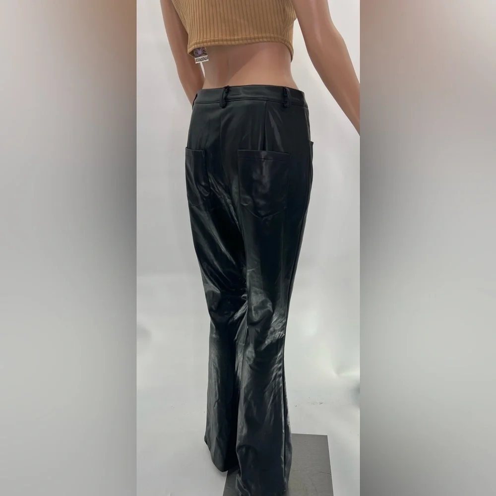 Boohoo Kourtney Kardashian Barker Wide Leg Faux leather Pants Black - Size 6